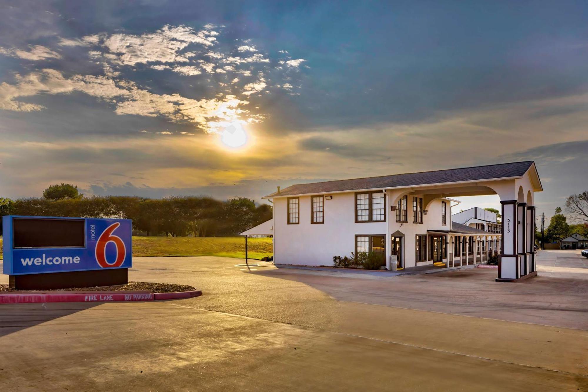 Motel 6-Bryan, Tx - College Station エクステリア 写真